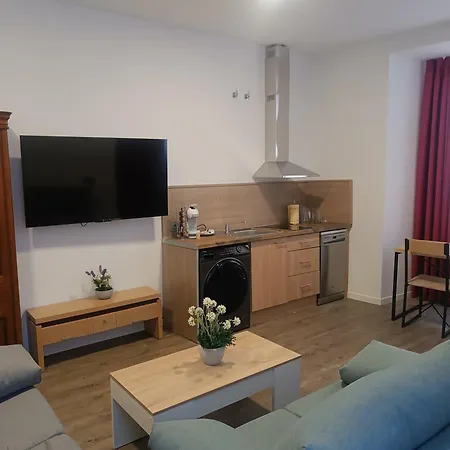 Apartamentosturisticos Puerta Del Alcazar 0-1 * Avila